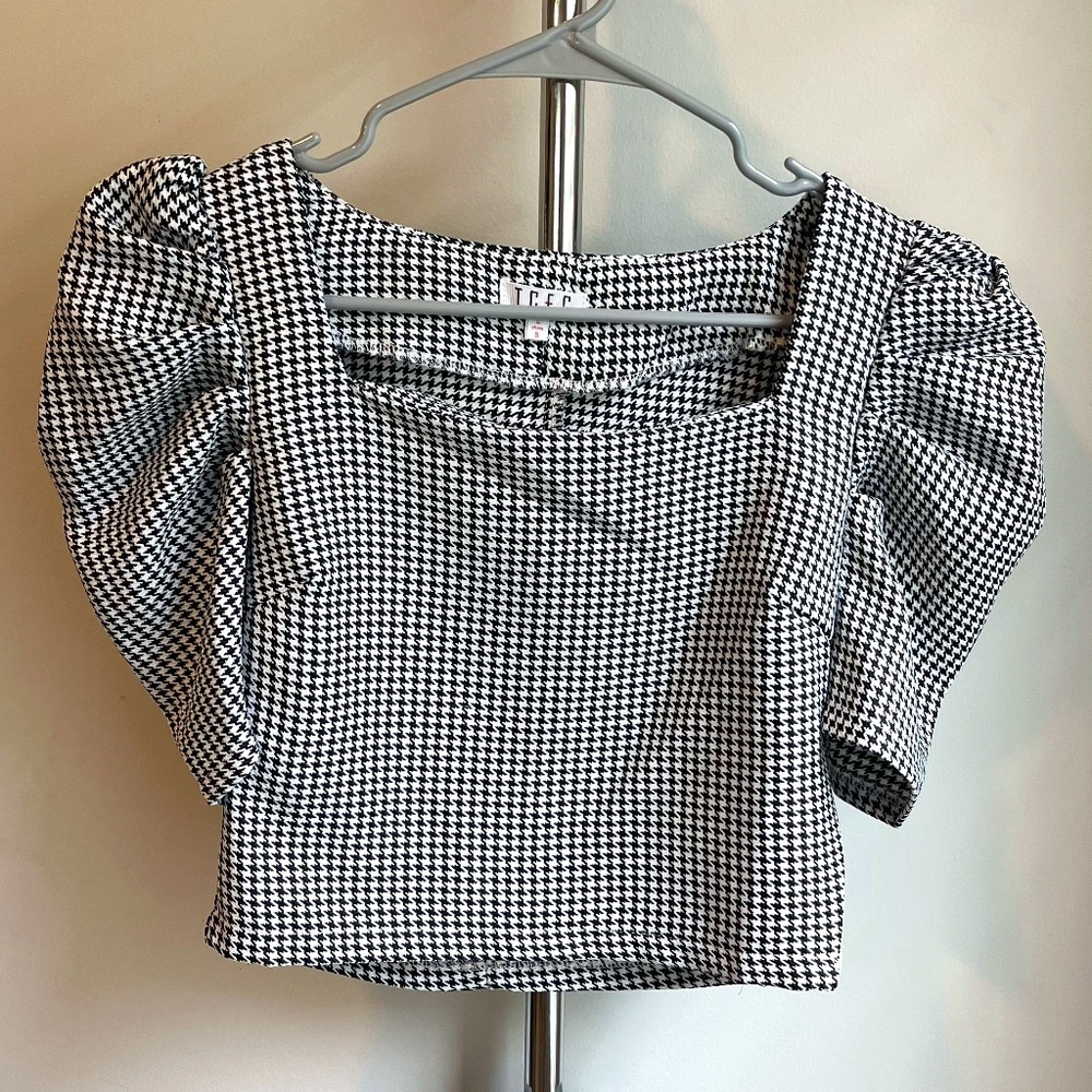 Black and White TCEC Puff Sleeve Square Neck Top (S)